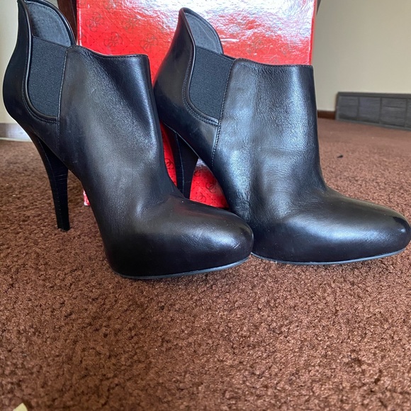 Guess Black Leather Stiletto High Heel Booties - Picture 1 of 4